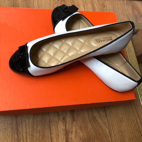 Michael Kors Ballet Flat - Picture 1 of 2